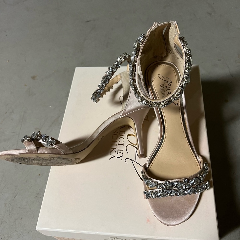 Badgley  mischka heels only worn once